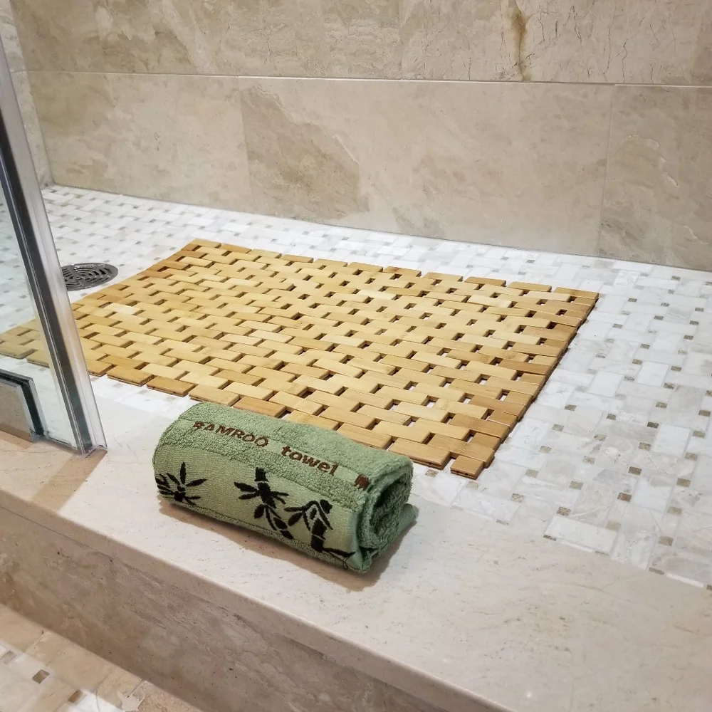 Bamboo bath mat with  free hand towel
